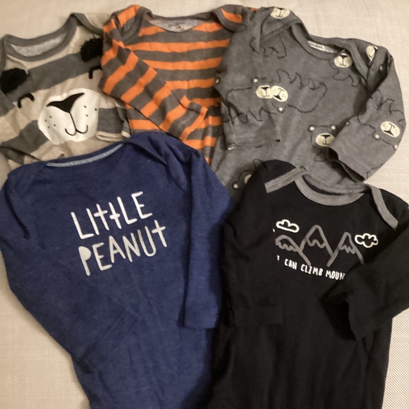 Baby onesies - Picture 1 of 1